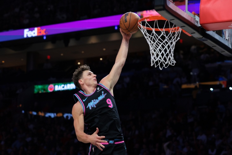 开云体育平台-拉松谈与德罗赞冲突：啥也没说也没挑事 只是把他说的回敬他一下